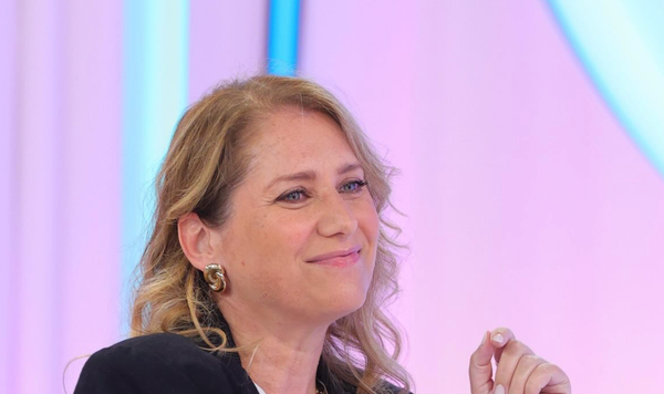 Image of: Alda Gomes emociona-se no Dois às 10: “A adolescência da minha filha será nos meus 60 anos”