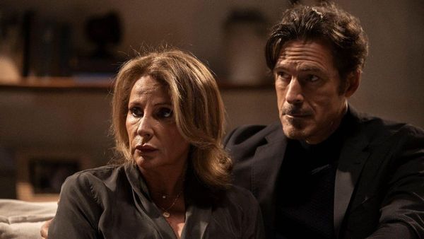 Imagem de: ‘A Protegida’: Laura descobre a traição — Jorge desviou o dinheiro da família e mentiu a todos!