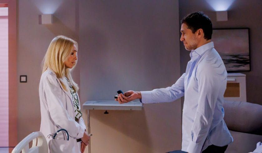 Páginas da Vida: Gil declara-se a Helena e tenta reconquistá-la, mas médica impõe limites