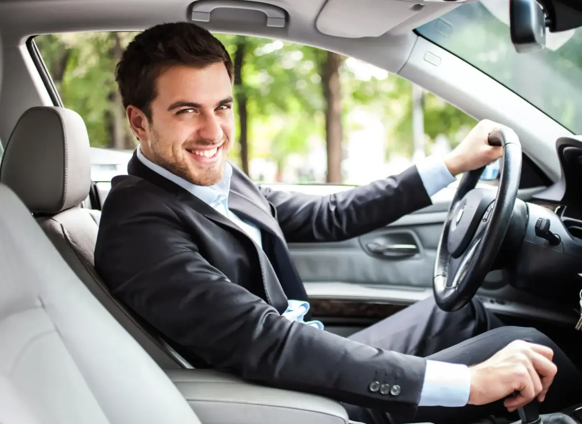 Licencias de Conducir en EE.UU.: Cambio Total que Afecta a Viajeros Chilenos