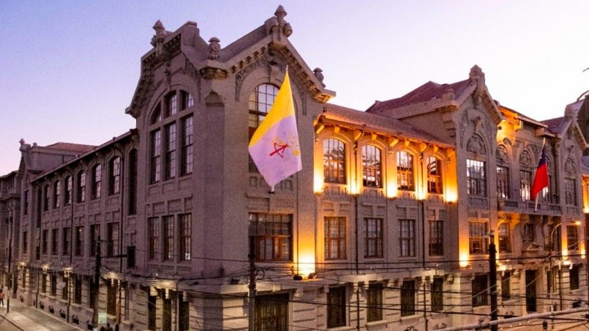 Revolución VR en Valparaíso: la PUCV abre un portal cósmico que está atrapando miradas y corazones