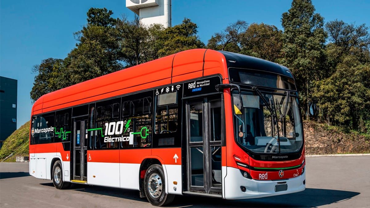 ¿Por qué ir en micro o metro se ha vuelto más difícil y caro? La precariedad del transporte público urbano