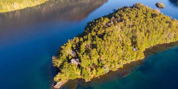 El secreto de una hermosa isla chilena: ¿Un paraíso exclusivo al alcance de pocos?