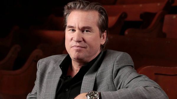 Muere Val Kilmer, una leyenda irrepetible de Hollywood, repasemos su increíble historia.