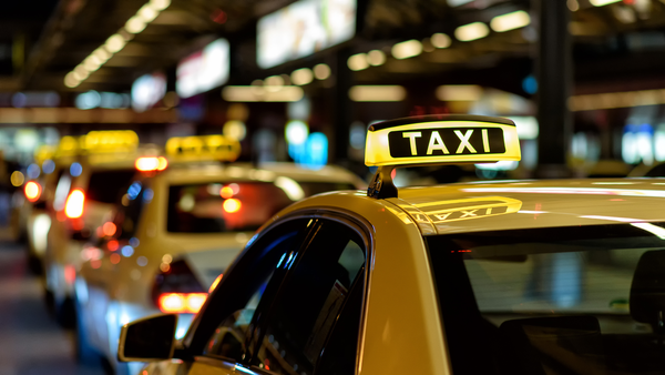 Temporada Alta en Maitencillo: Cómo Reservar tu Taxi o Transfer y Evitar Largas Esperas este Verano