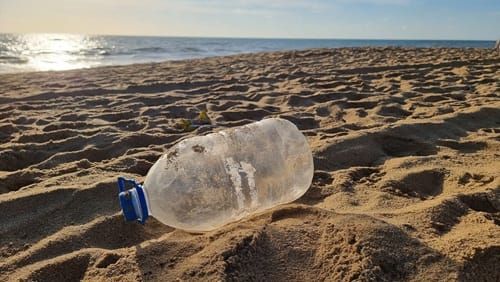 Plastic Pollution Along Australian Coastlines Decreases by 39 Per Cent