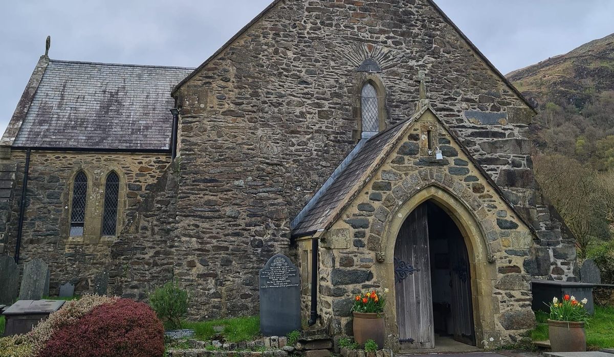 Tiny Snowdonia Church Beats the World to Win Viral Reddit Contest