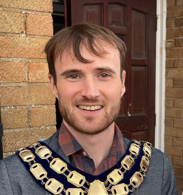 “I’m not the King!” Funny moment as Mayor of Jill Dando’s home town is interviewed by pupil reporters