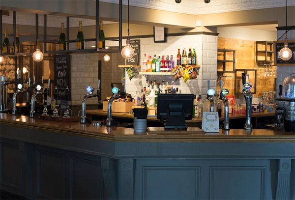 Gedling Pub Caught in Goal Rush as Forest’s 7-0 Win Leaves Punters with Free Pints Galore