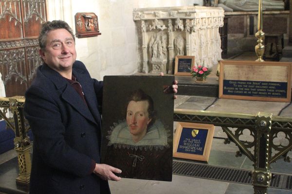 Netflix doc-follows Window cleaner who finds lost Shakespeare portrait worth £200 million