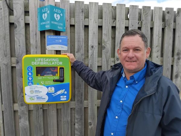 University of Bristol Clinical Expert Joins Life-Saving Defibrillator Project in Weston-super-Mare