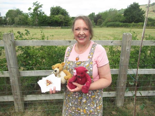 Sky-High Generosity: Cider Balloon Ride Sparks Heartfelt Donation for Lifesaving Cause