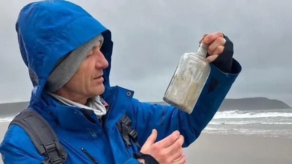 Message in a Bottle Carrying Couple’s Ashes Washes Up on Devon Beach