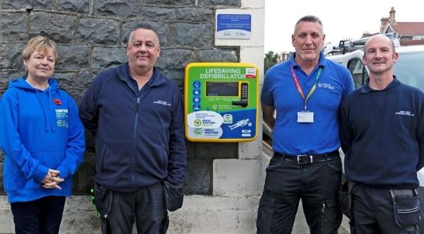 New Public Defibrillator Installed on Marine Parade in Memory of Local Man