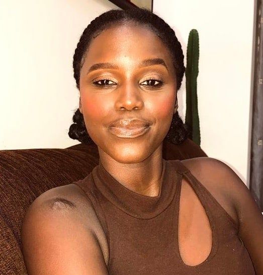 Successful businesswoman pursues her childhood dream of being a makeup extraordinaire! (By Evie, 12)