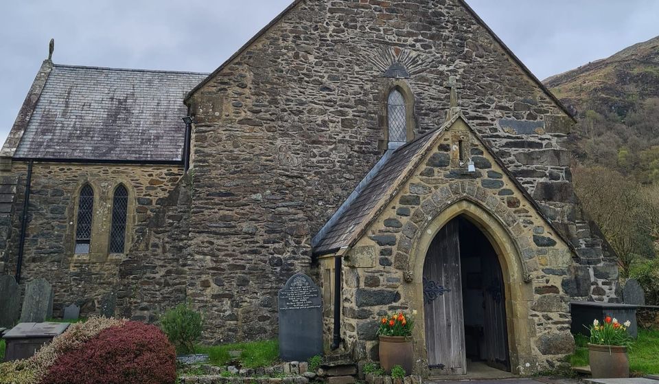 Tiny Snowdonia Church Beats the World to Win Viral Reddit Contest