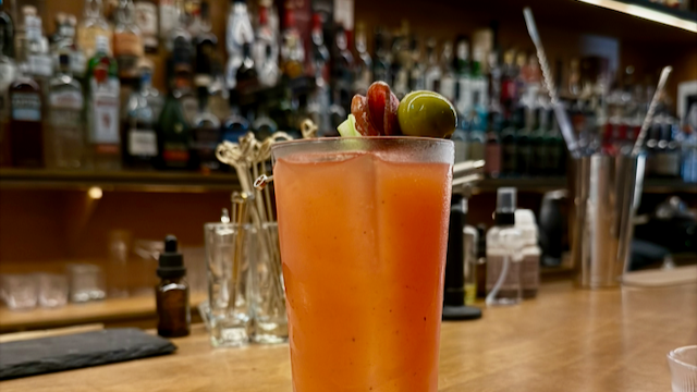 블러디 시저: 싫어하는 맛이 나를 위로하는 이유