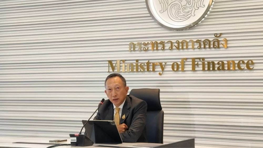 เขาลาออกแล้ว เขาปฏิเสธทุกข้อกล่าวหา นี่คือเอกสาร