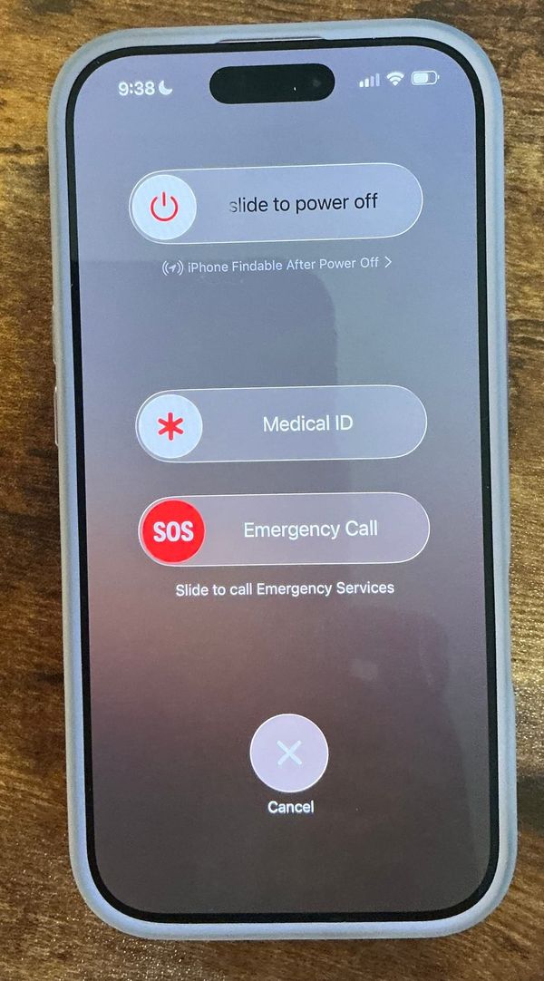 iPhone lock screen showing the Emergency and Medical ID buttons