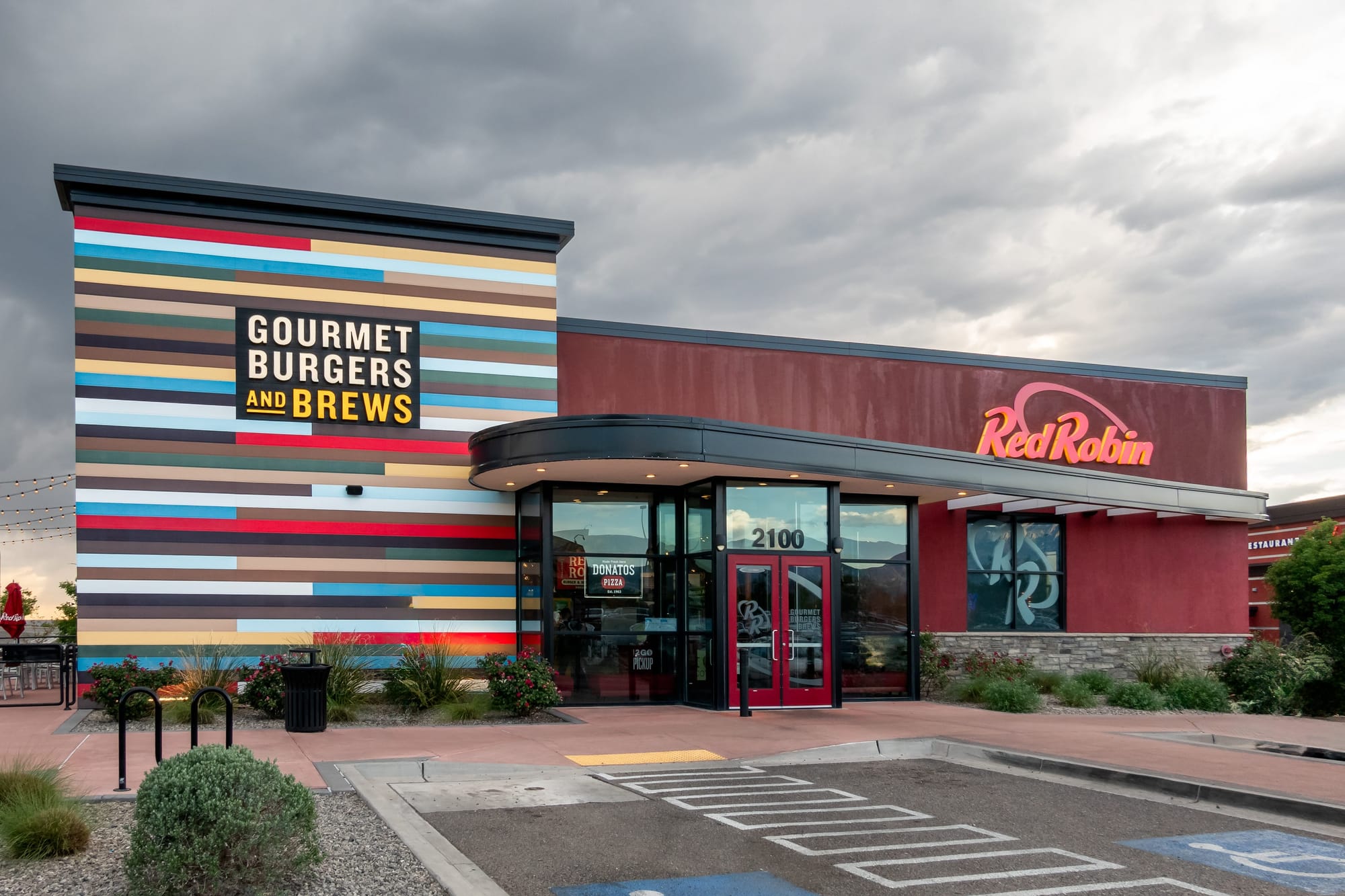 Exterior of Red Robin Gourmet Burgers & Brews restaurant with signage