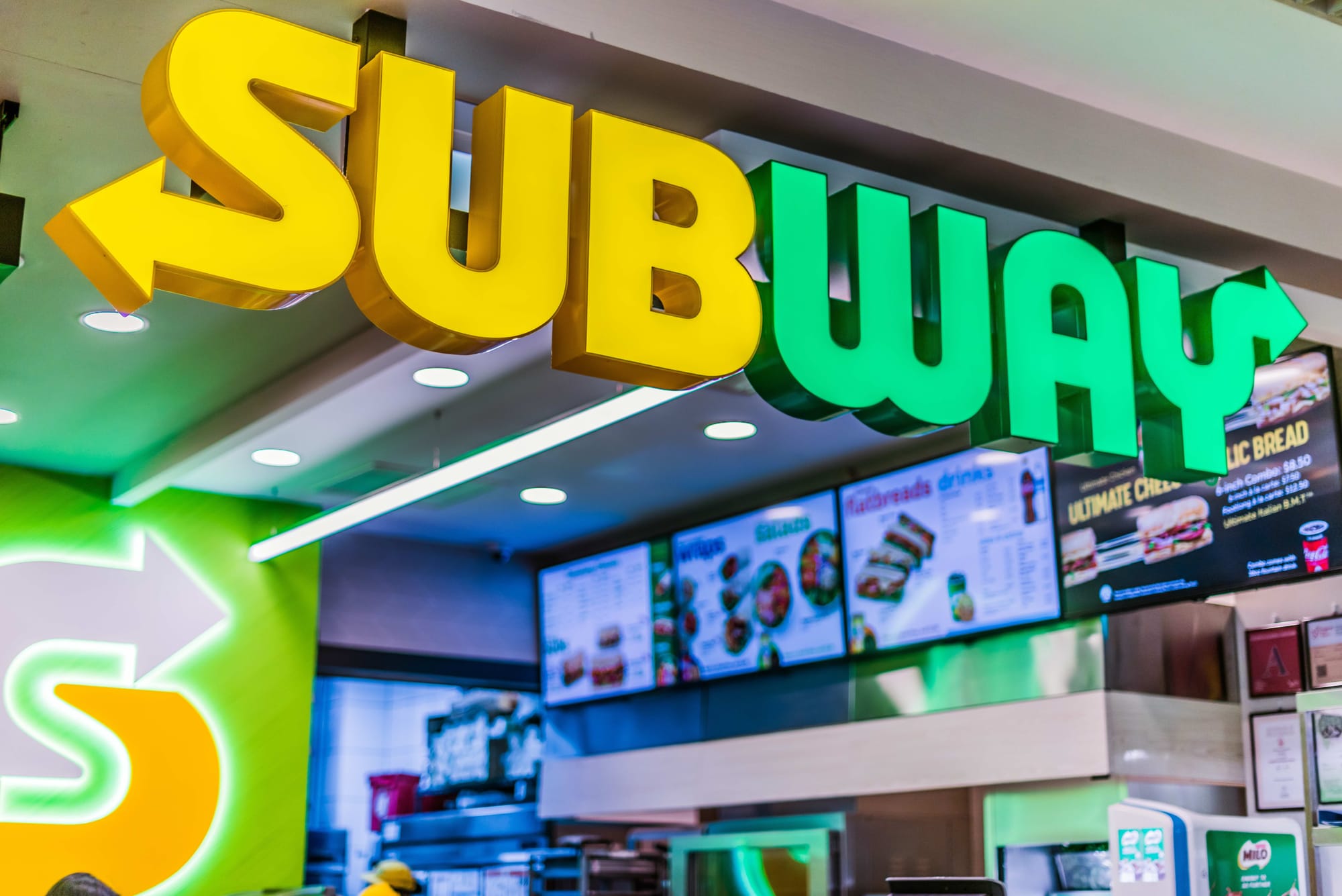Front entrance of a Subway restaurant in a shopping mall