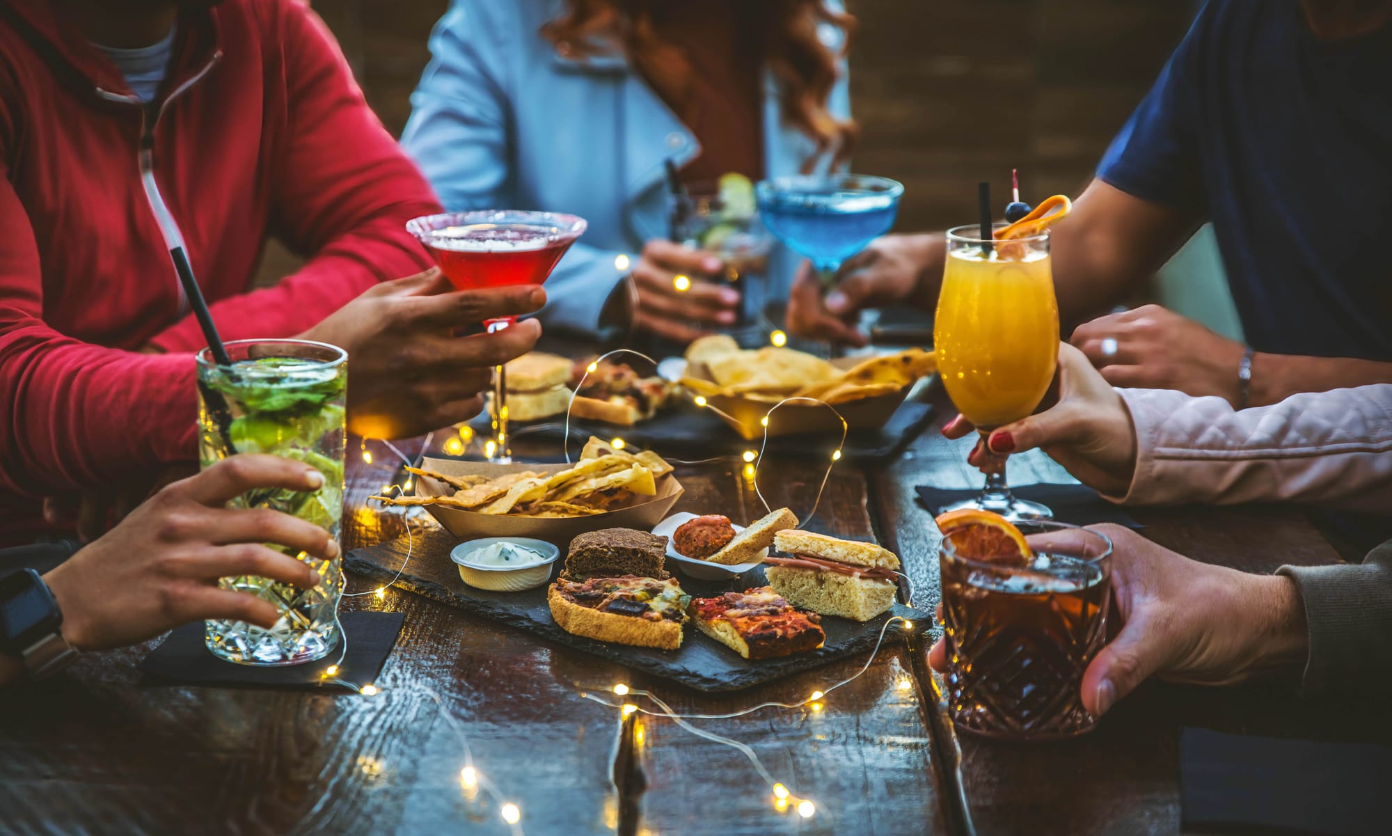 restaurant patio drinks and appetizer bundle for group dining