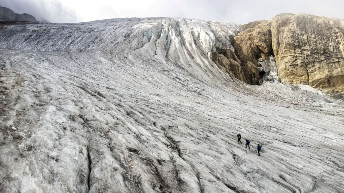 Switzerland’s Gries Glacier Retreat Signals Climate Alarm for Europe Post feature image