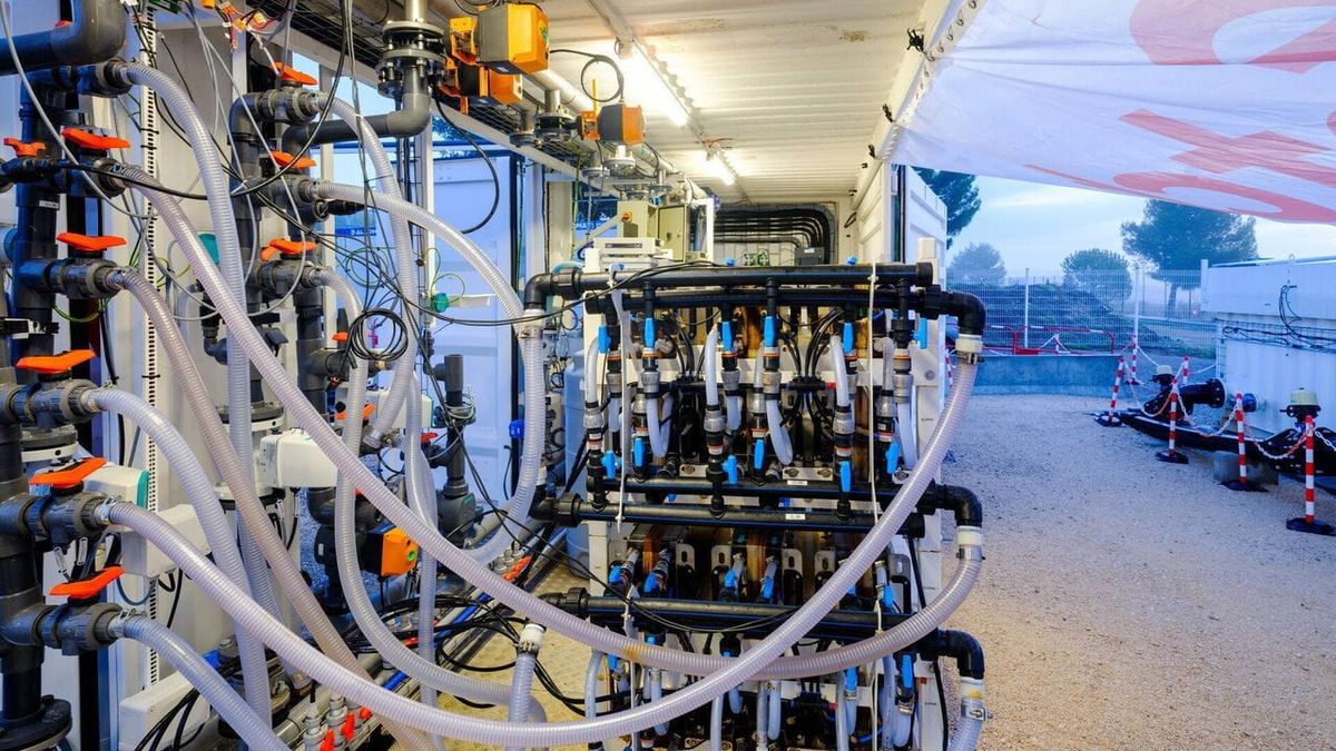 A New Way to Generate Electricity from Water, Explained Post feature image