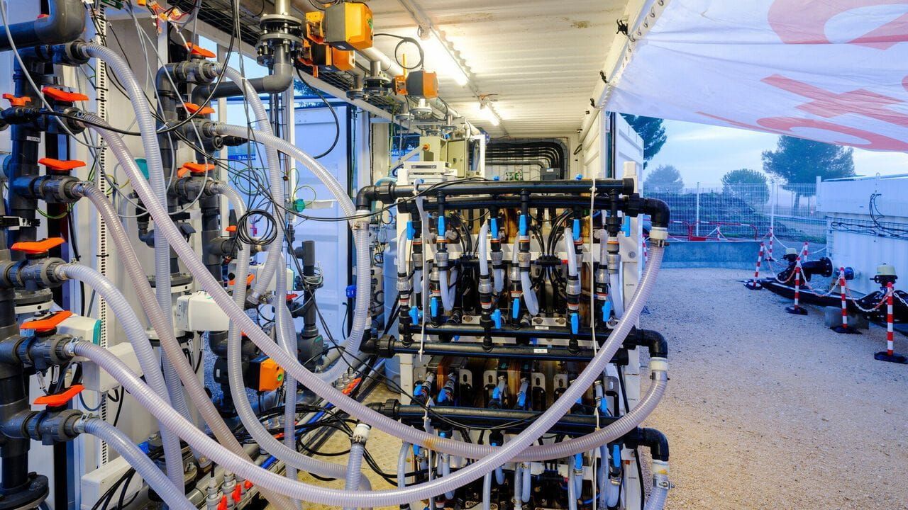 A New Way to Generate Electricity from Water, Explained Post image