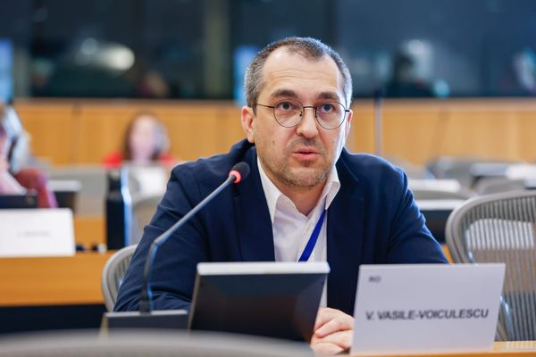 Voiculescu says amendments to cancer report used tobacco industry wording ‘word for word’