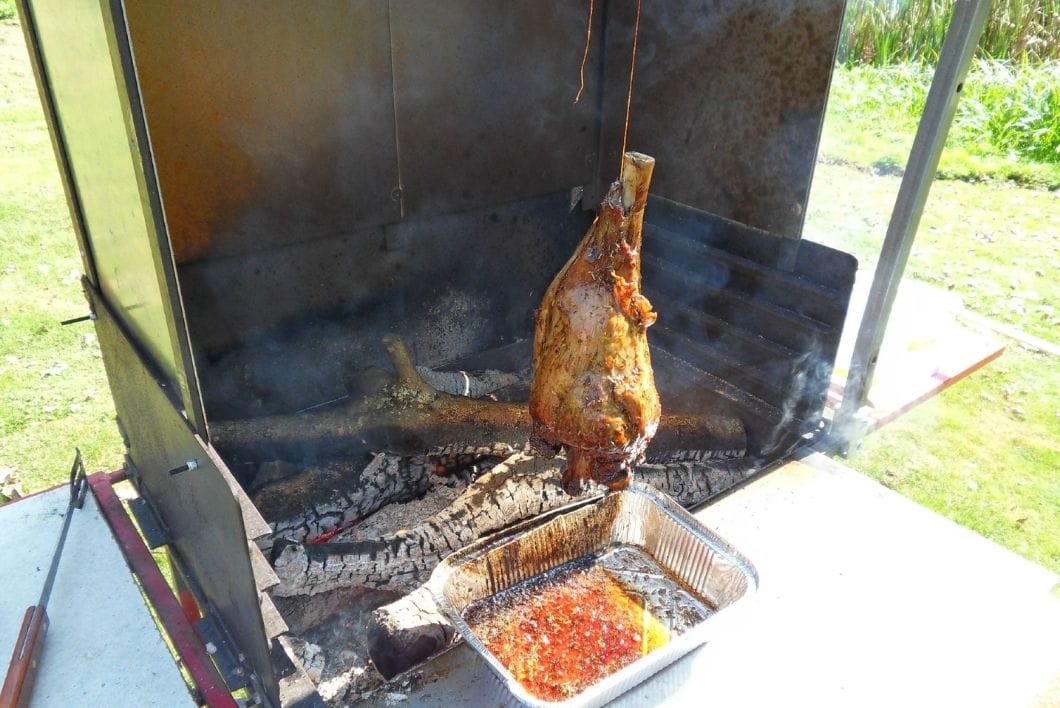 Gigot d'agneau à la ficelle ©Bienvenue sur Étang & Chalet