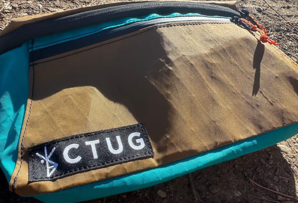 chicken tramper ultralight gear 2.5l switchpack outside on a hike 