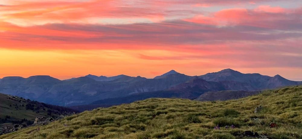 The Ultimate Guide to Choosing the Best Satellite Communicator for Your Outdoor Adventures