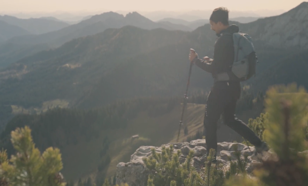 Must-Have Cold Weather Hiking Gear: Top 10 Picks for Winter Hikers