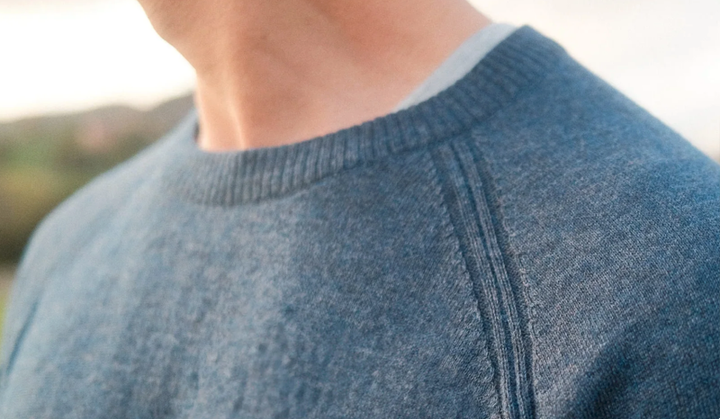  A closer look at the fine-knit alpaca and TENCEL™ blend that makes the COOLPLUS® Crew feel incredibly soft and naturally breathable.