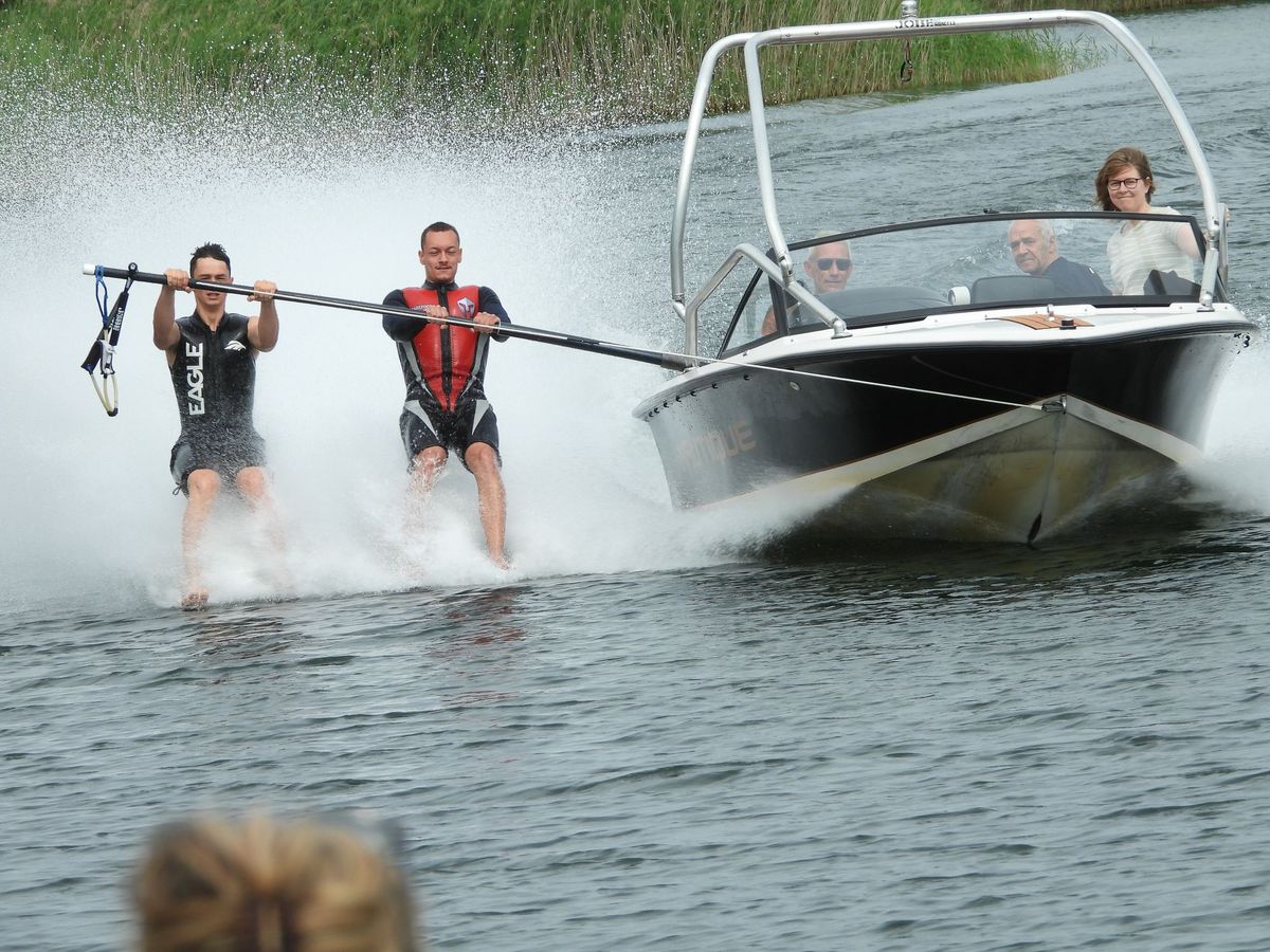 Blootvoetse waterski