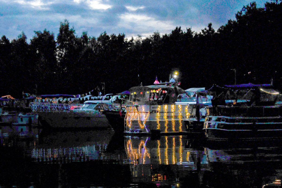 Lampionnentocht bij Havenfeesten