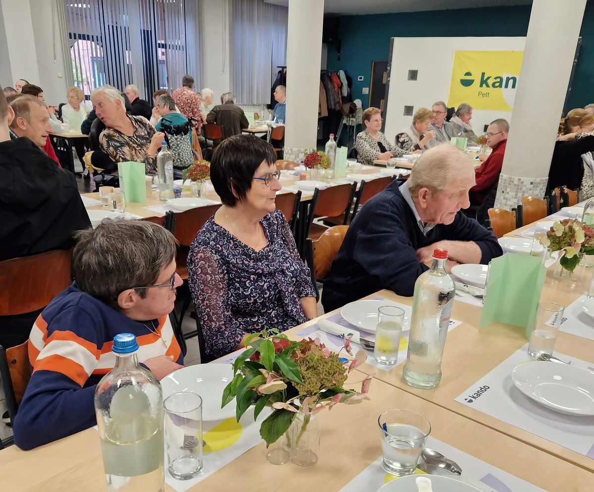 Kando-afdelingen verzamelen