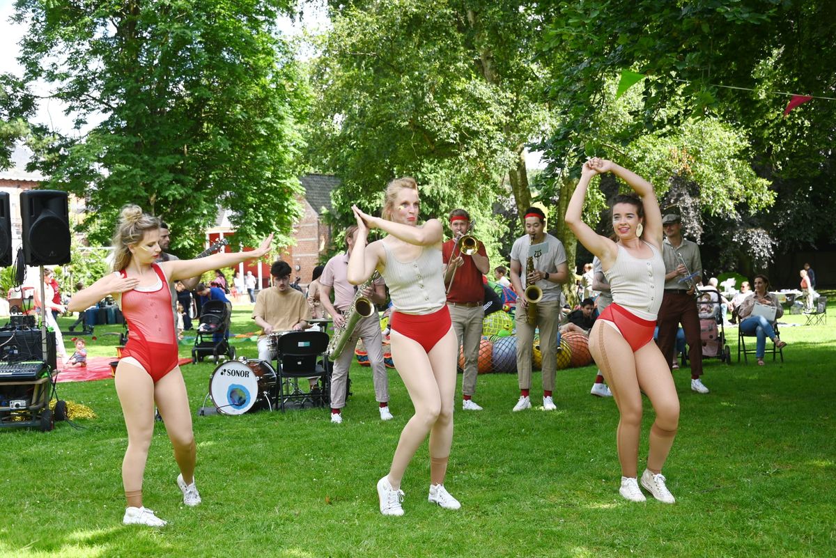Wereldfeest onder een stralend zonnetje