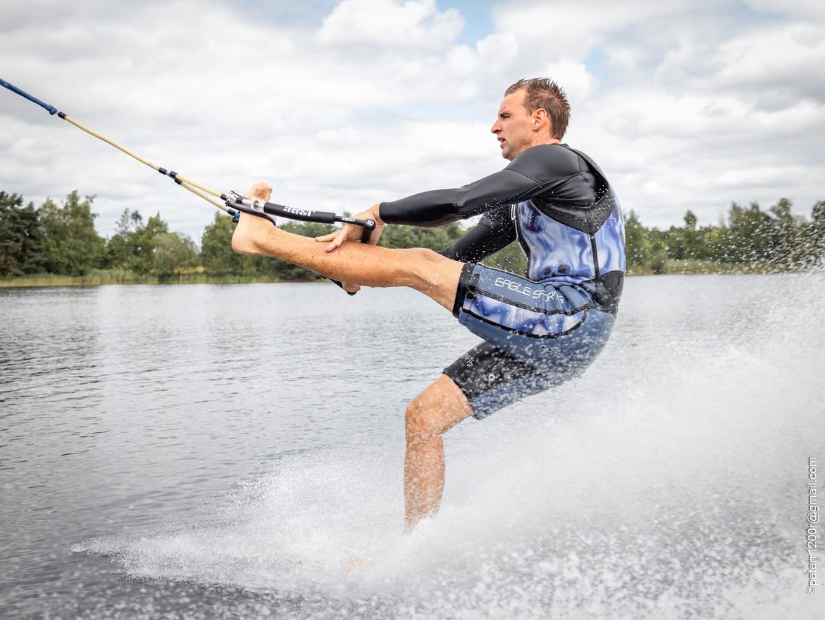 Blootvoetse waterski