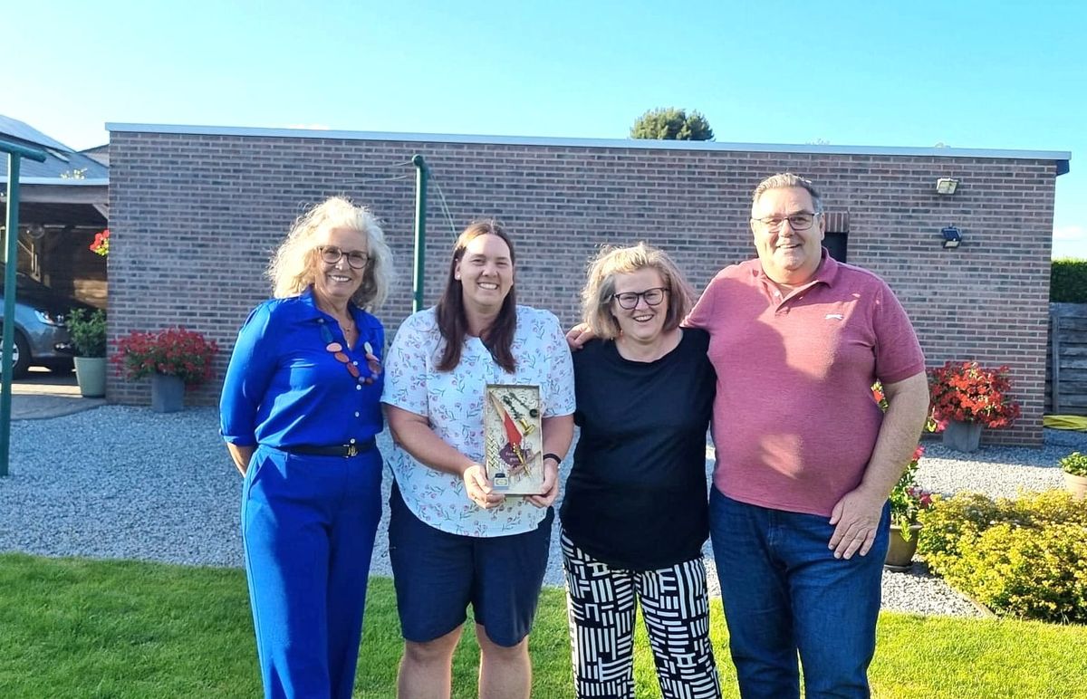 Een pluim voor tennisspeelster Hanne