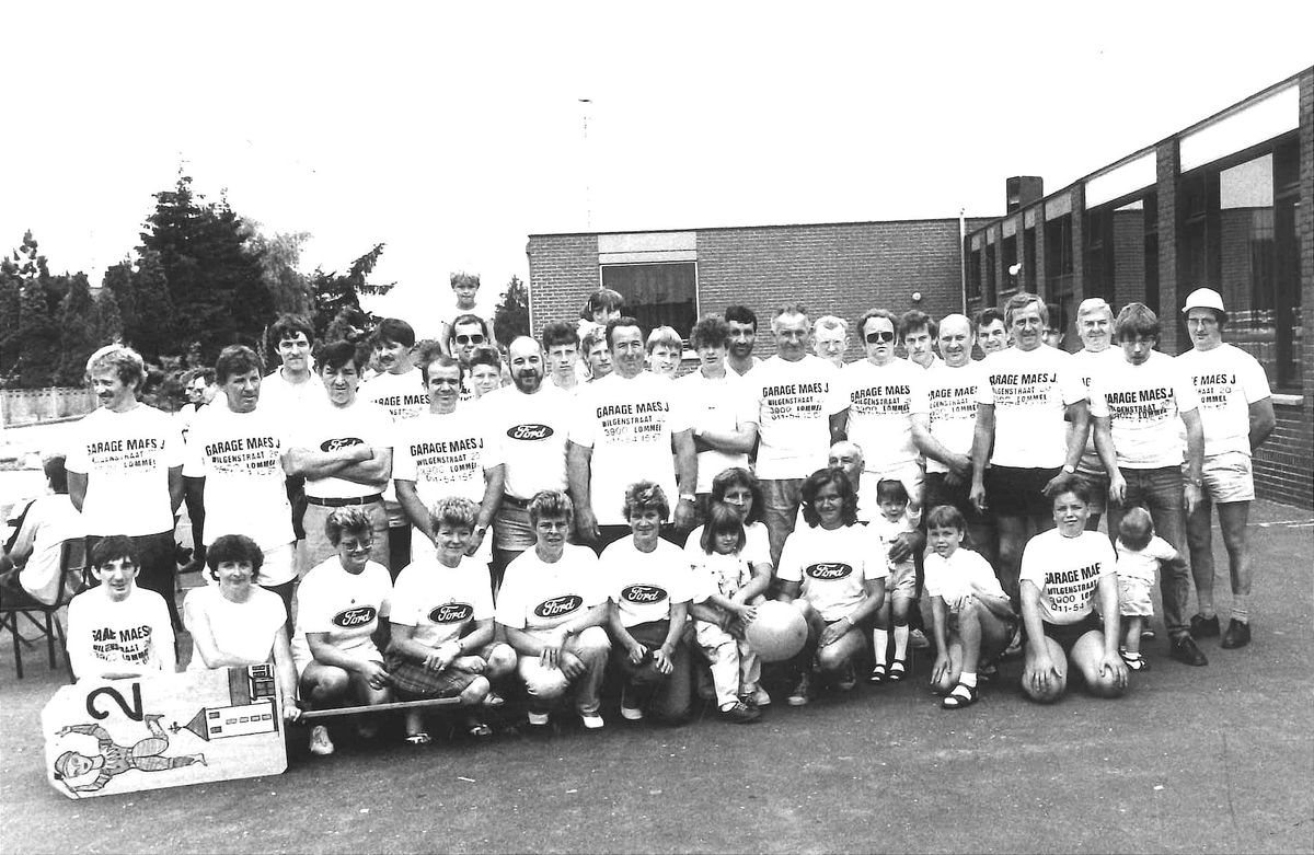 Zomer in de 80'ies met de 'Kwiebus' en het 'Wijkenkamp' op Lutlommel