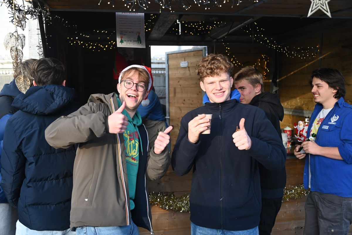 'Zwart van het volk' op kerstmarkt en kerstdorp