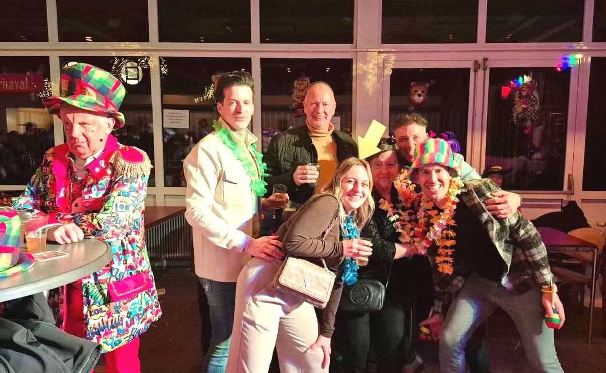 Bomvolle Hanekap voor carnavalsbal op Lutlommel