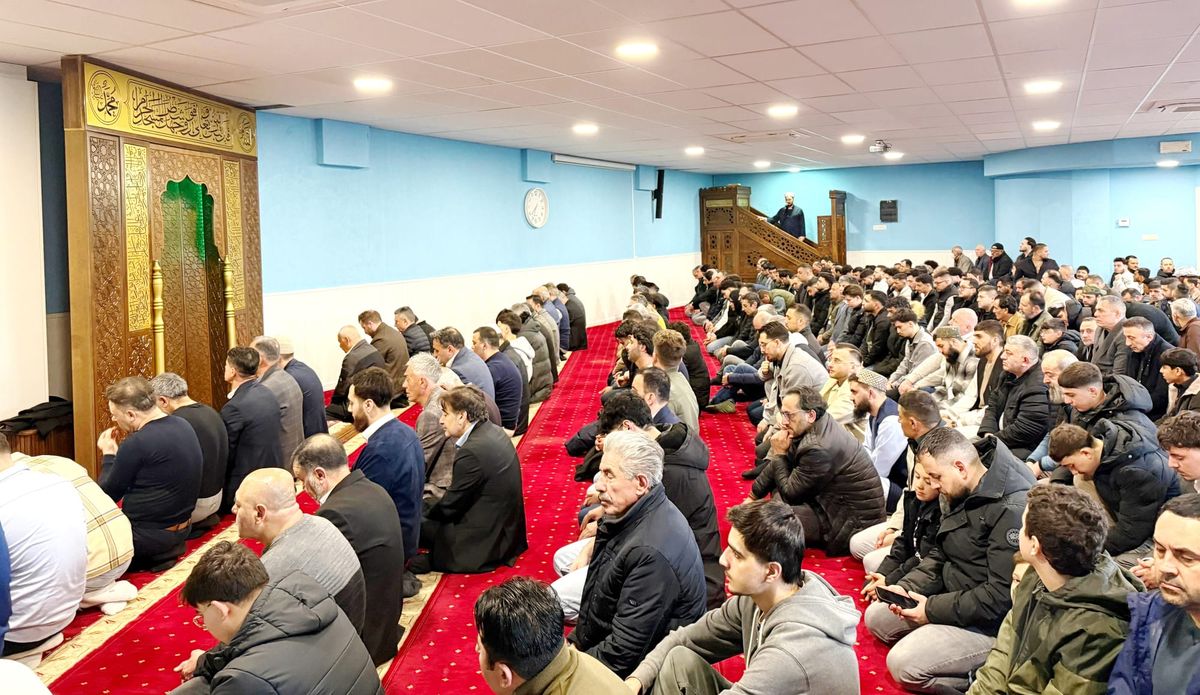 Suikerfeest van start na ochtendgebed