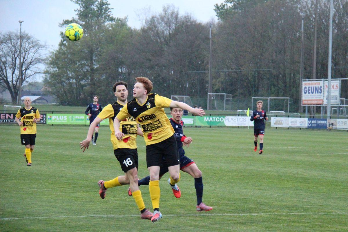 Lutlommel en Peer delen de punten na spannende slotfase