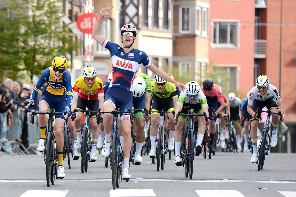 Lommelaar Rune Mannaerts grijpt net naast zege in Rochefort