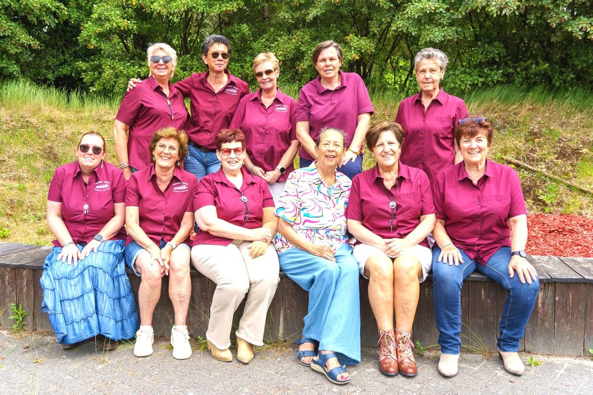 Swanny River Country Dancers geven het beste van zichzelf