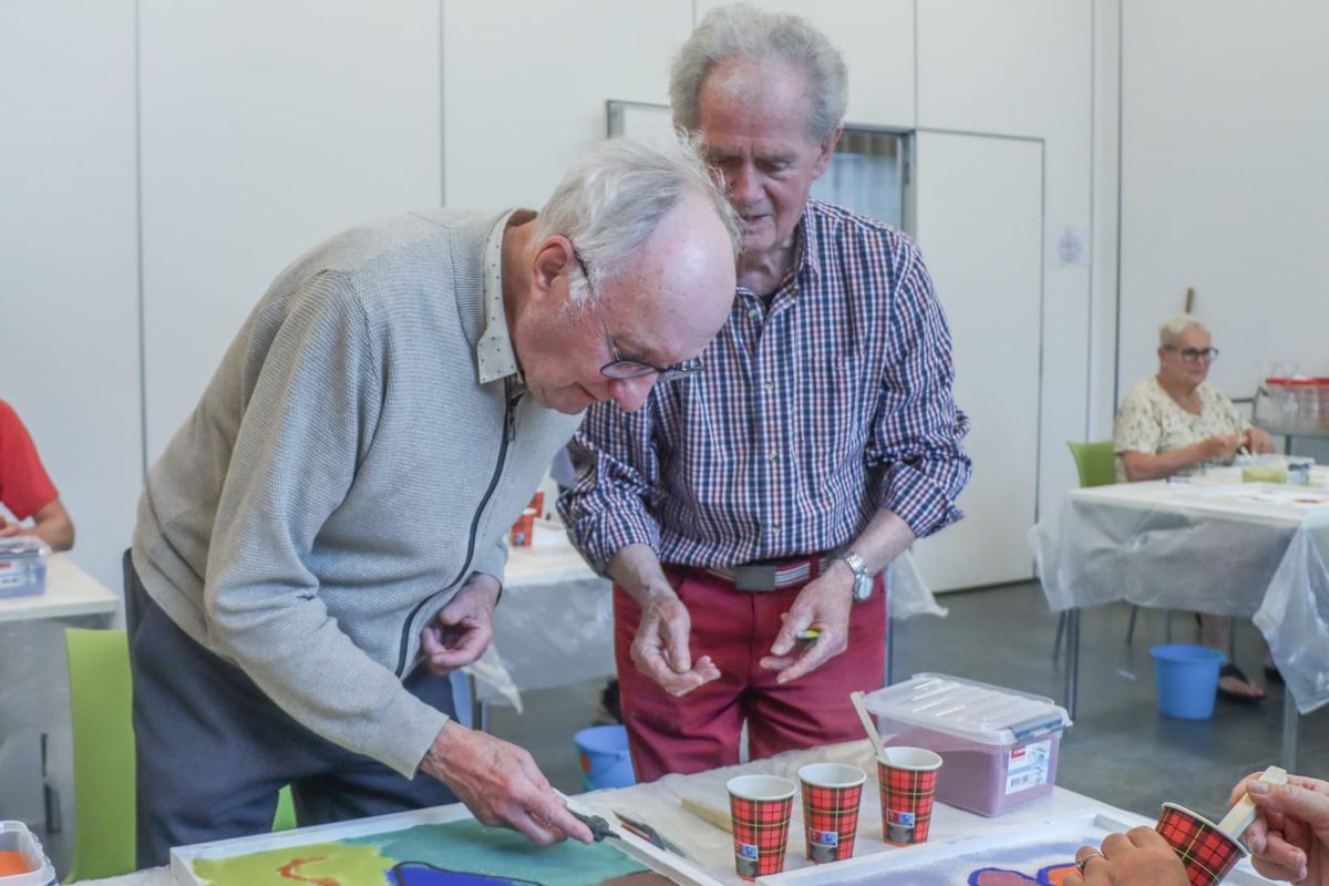 Lommel houdt traditie van zandstrooien levend met initiatielessen