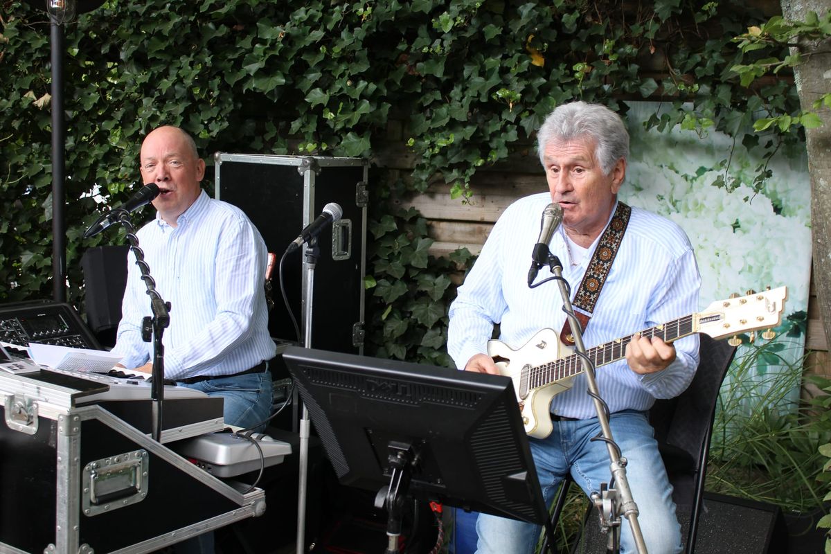 'Any Time' bij Groote Hoef, 'Just Move' bij Tuincafé